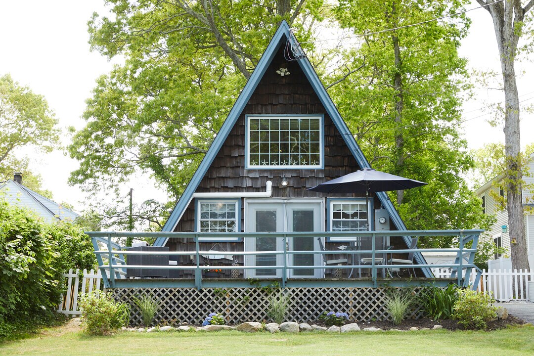 68 S Edgewood Rd in East Lyme, CT - Building Photo