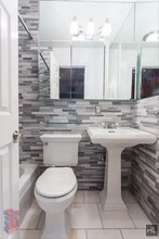 Act now on this gorgeous 1BR 1BTH apartmen in New York, NY - Building Photo - Building Photo