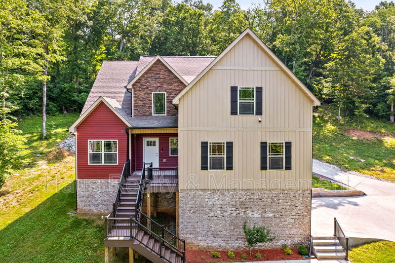 6466 Hwy 48 N in Cumberland Furnace, TN - Building Photo