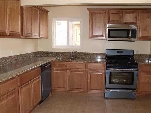 property at 2838 Fairmount Ave
