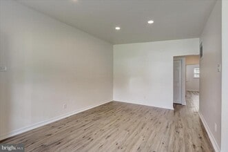 9302 Trout Rd in Philadelphia, PA - Building Photo - Building Photo