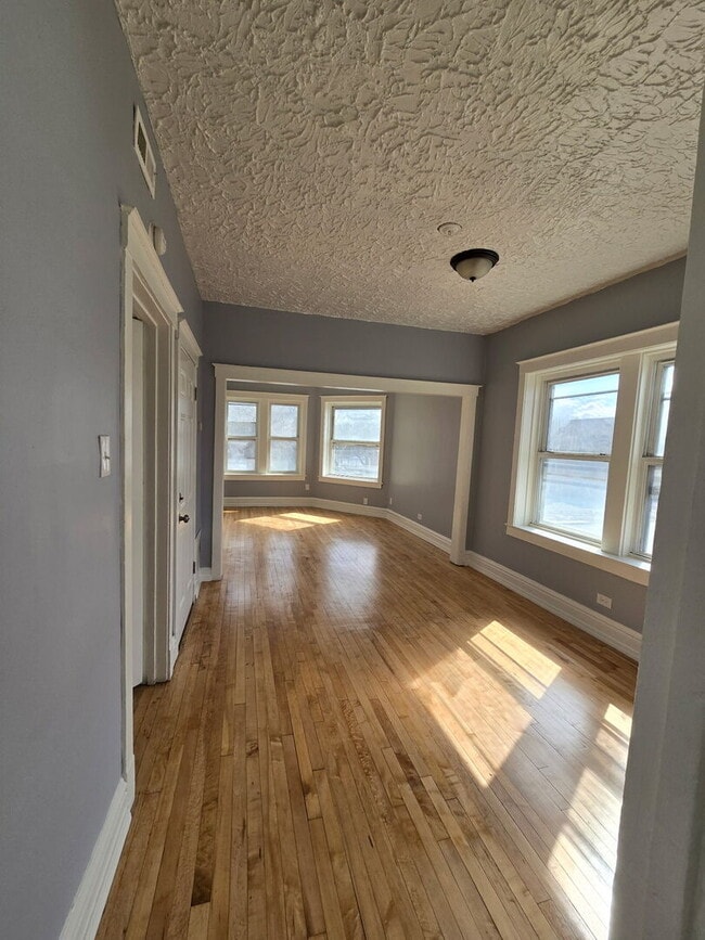 10758 S Indiana Ave in Chicago, IL - Building Photo - Building Photo