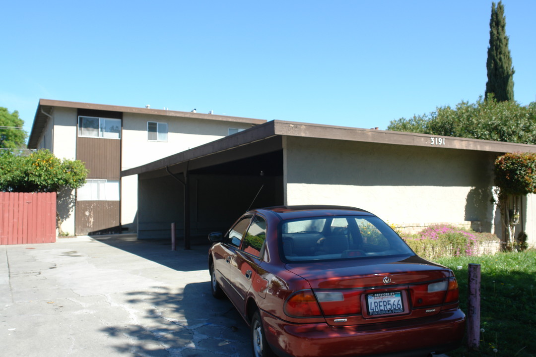 3191 Williamsburg Dr in San Jose, CA - Building Photo