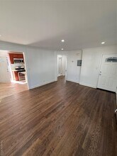 134 Scranton Ave in Lynbrook, NY - Foto de edificio - Building Photo