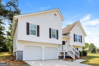952 S Lassetter Cir in Villa Rica, GA - Building Photo - Building Photo