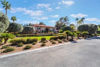 3281 Montecito Dr in Las Vegas, NV - Building Photo - Building Photo
