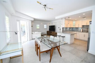 2918 Bird Ave in Miami, FL - Building Photo