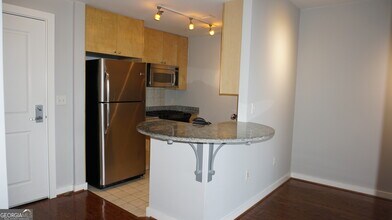 3338 Peachtree St NE-Unit -1804 in Atlanta, GA - Building Photo - Building Photo