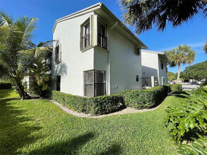 4718 NW 22nd St, Unit 4718 in Coconut Creek, FL - Foto de edificio - Building Photo