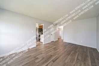 7815 Iltis Dr in Urbandale, IA - Building Photo - Building Photo