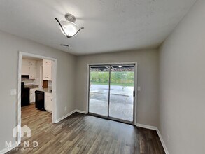 225 Baker St in Monroe, GA - Foto de edificio - Building Photo