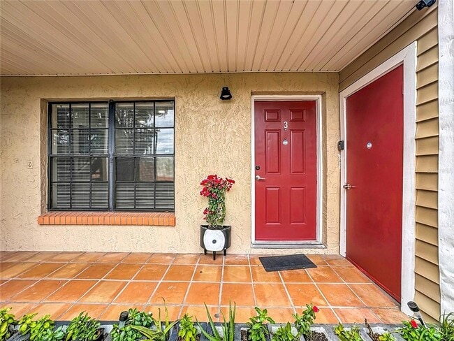 21027 Voyager Blvd, Unit 3 in Land O Lakes, FL - Foto de edificio - Building Photo