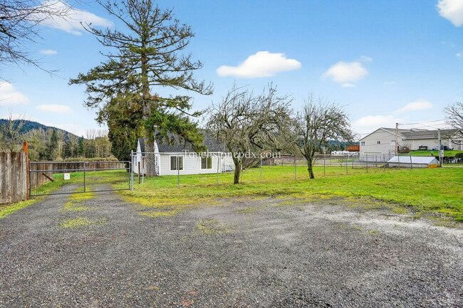 10022 SE 172nd Ave in Happy Valley, OR - Building Photo - Building Photo