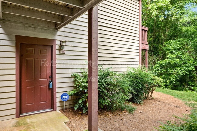 214 St Andrews Ct in Alpharetta, GA - Building Photo - Building Photo