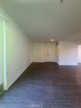 5750 Hollywood Blvd, Unit 739 in Los Angeles, CA - Building Photo - Building Photo