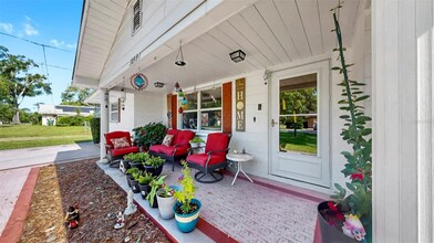 38919 3rd Ave in Zephyrhills, FL - Building Photo - Building Photo