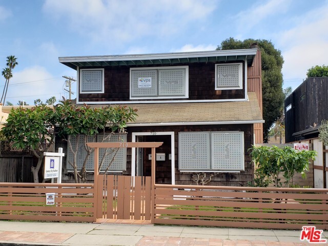 710 Crestmoore Pl in Venice, CA - Building Photo