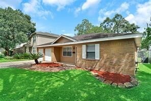 1812 Dolphin Dr in Seabrook, TX - Building Photo - Building Photo