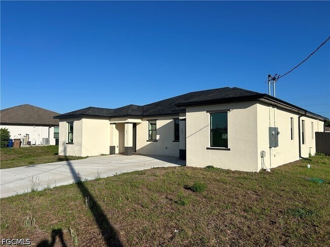 177-179 Pennfield St in Lehigh Acres, FL - Building Photo - Building Photo