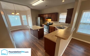 2283 Purple Leaf Ln in Memphis, TN - Building Photo - Building Photo