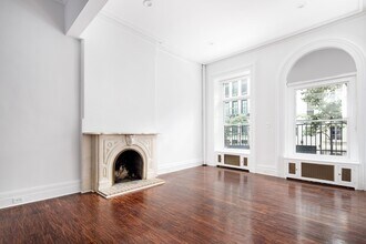 179 E 64th St in New York, NY - Building Photo - Building Photo