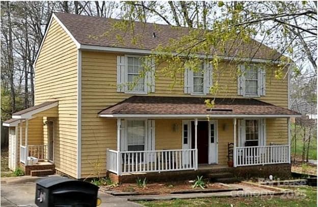 property at 2202 Lisa Carole Dr