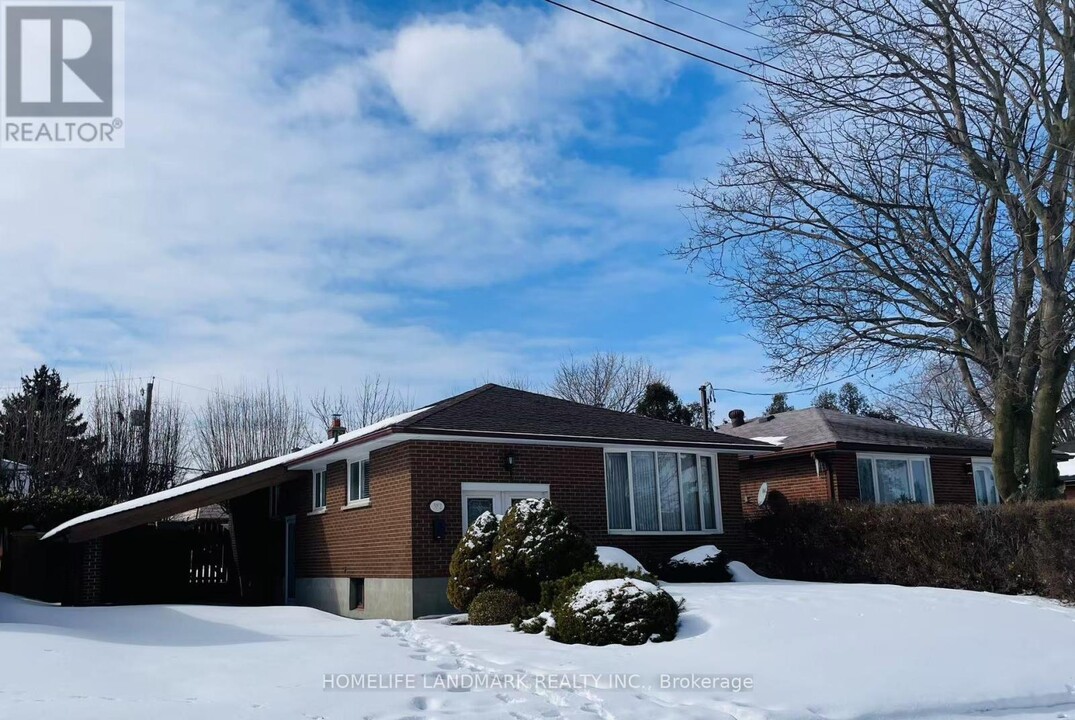 382 Elmridge St in Oshawa, ON - Building Photo