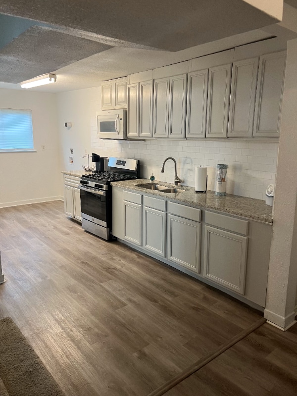 1339 W Ridgewood Ct