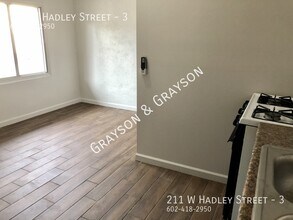 211 W Hadley St in Phoenix, AZ - Building Photo - Building Photo