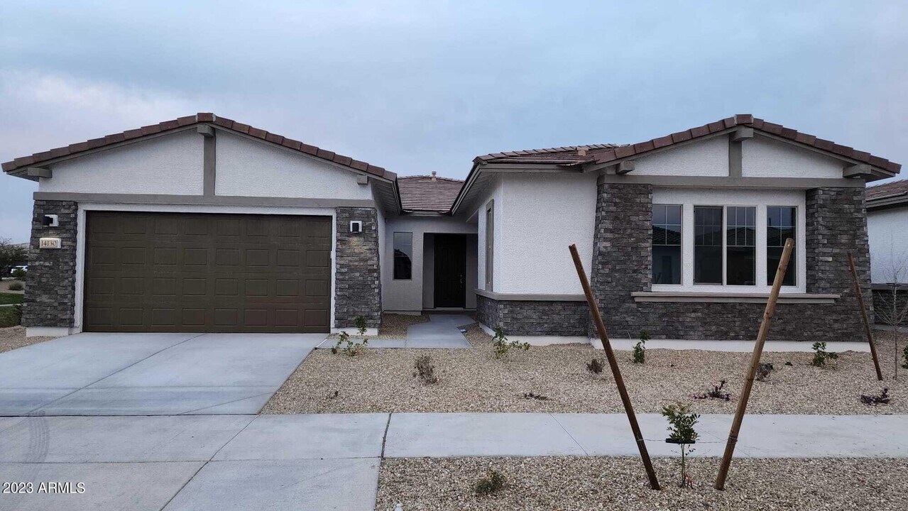 14130 W El Cortez Pl in Sun City West, AZ - Building Photo