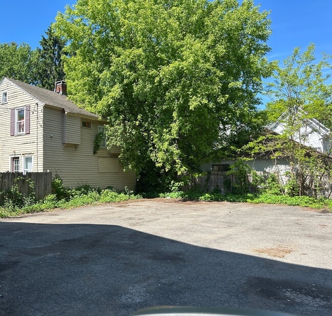 61 Walnut St
