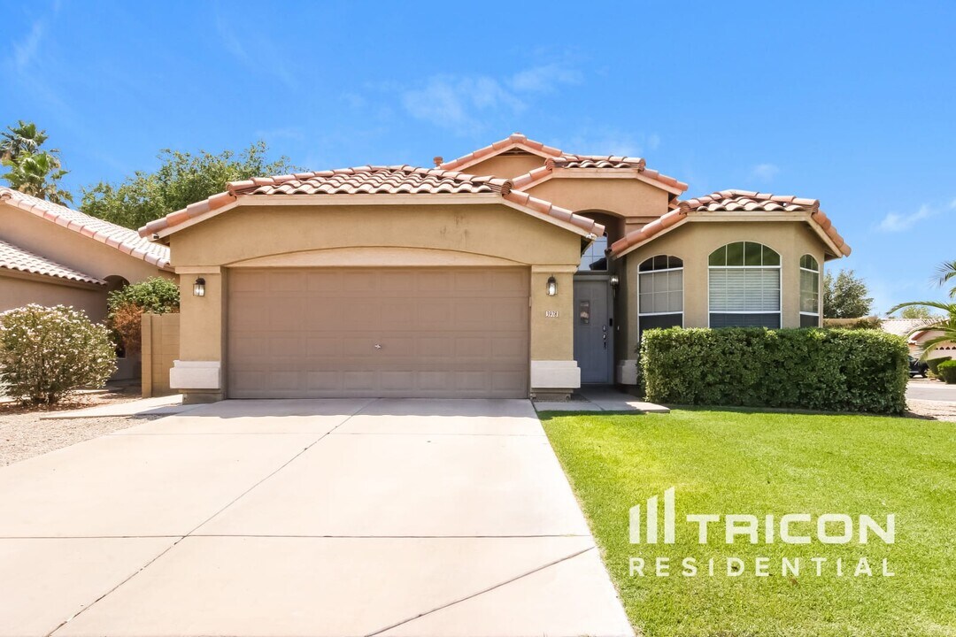 3978 E Douglas Loop in Gilbert, AZ - Building Photo