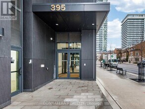 395 Square One Dr in Mississauga, ON - Building Photo - Building Photo