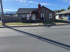 1809 Williams Hwy in Grants Pass, OR - Building Photo