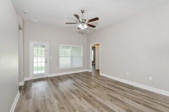 1225 Sheridan Bay Dr in Ruskin, FL - Building Photo - Building Photo