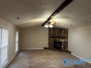 300 N Oxford Cir in Meridianville, AL - Building Photo - Building Photo