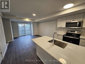 410-410 Northfield Dr W in Waterloo, ON - Building Photo - Building Photo