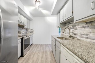 850 Main St in Hackensack, NJ - Building Photo - Building Photo