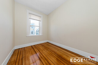 42 Brackett St, Unit 1 in Boston, MA - Building Photo - Building Photo