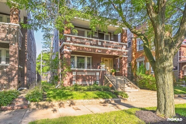 property at 8028 S Sangamon St