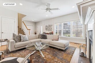 37 Andrew Ct in Southampton, NY - Building Photo - Building Photo
