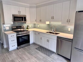 22028 Las Brisas Cir in Boca Raton, FL - Building Photo
