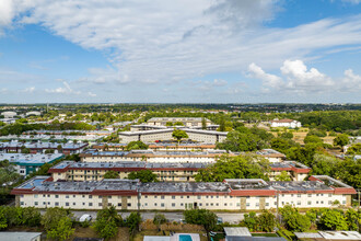 Bristol Court in Lauderdale Lakes, FL - Building Photo - Building Photo