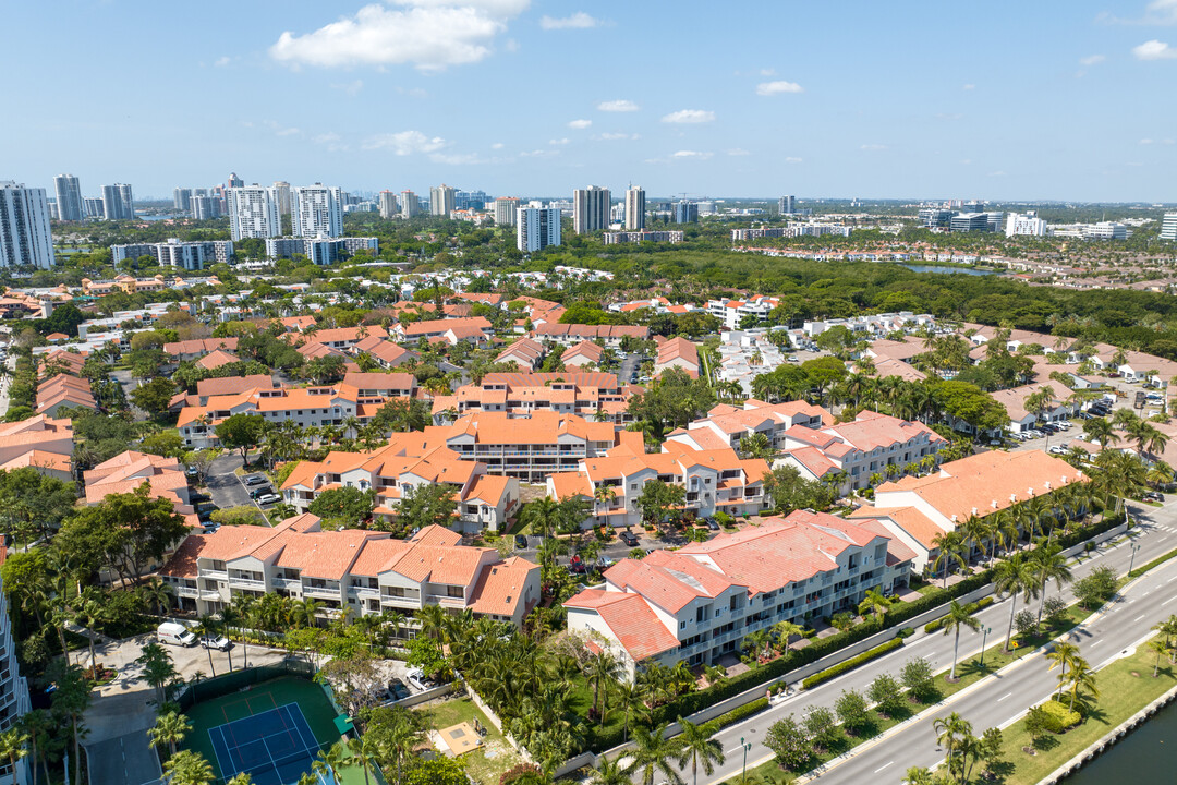 Marina Cove At Harbor Village in Miami, FL - Foto de edificio