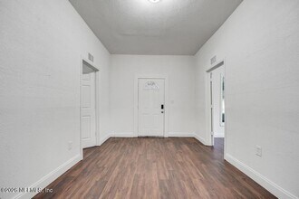 2410 Mc Quade St in Jacksonville, FL - Building Photo - Building Photo