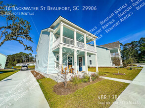 16 Backwater St in Port Royal, SC - Foto de edificio - Building Photo