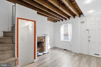 251 Fulton St in Philadelphia, PA - Building Photo - Building Photo