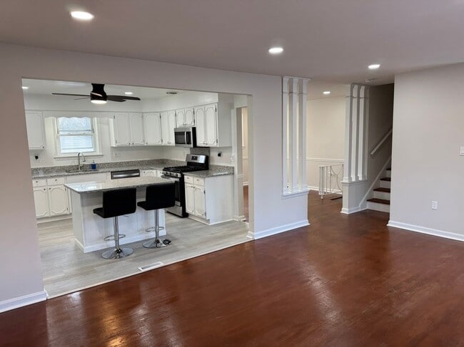 property at 9507 Fort Foote Rd