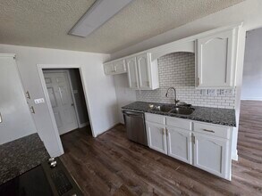 209 W Billington Dr in Robinson, TX - Building Photo - Building Photo