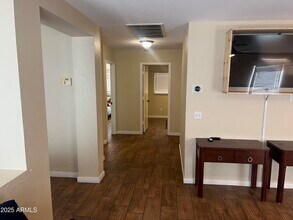 3020 W Red Fox Rd in Phoenix, AZ - Building Photo - Building Photo